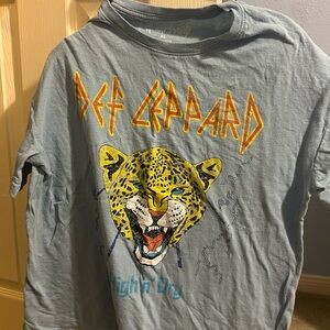 def leppard graphic tee